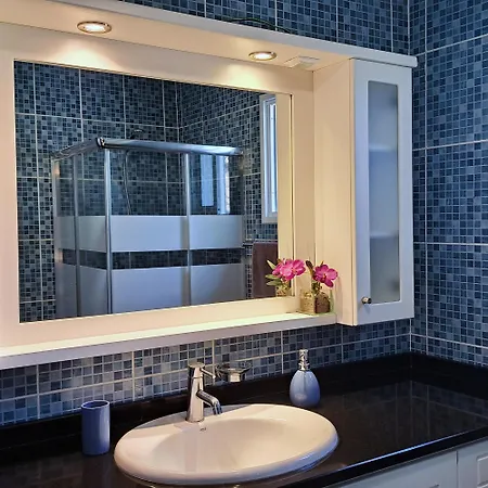 Authentic Rural Retreat With Green Fields & Ocean Views - Orchid House Arco Da Calheta